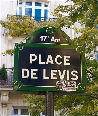 Levis Charming Place París
