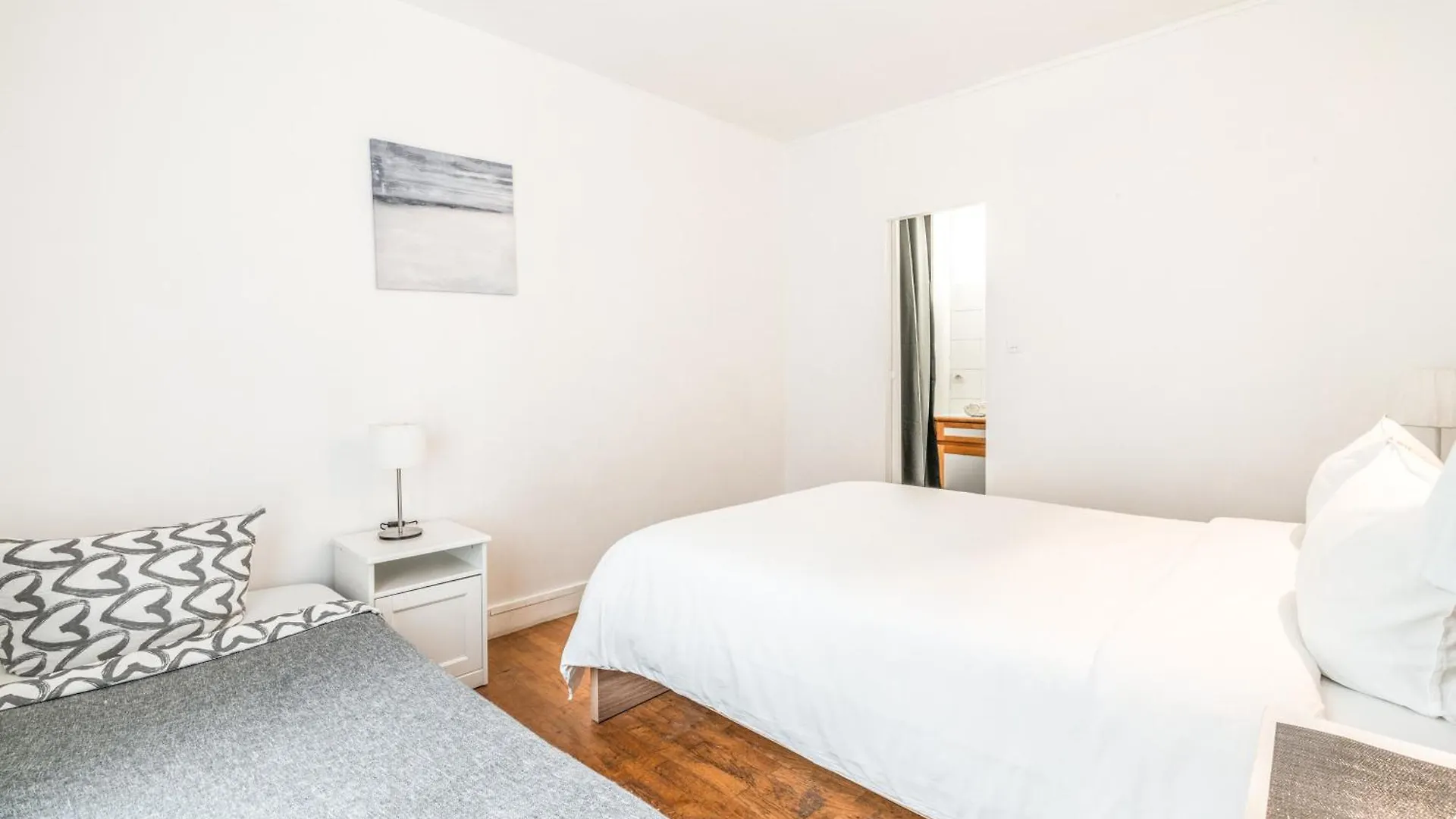 Levis Charming Place Apartment Paris